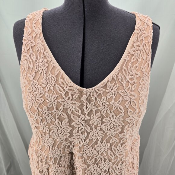 718-17 Torrid Dusty pink Rose Lace Midi Dress Size 2 16/18 - Picture 2 of 10